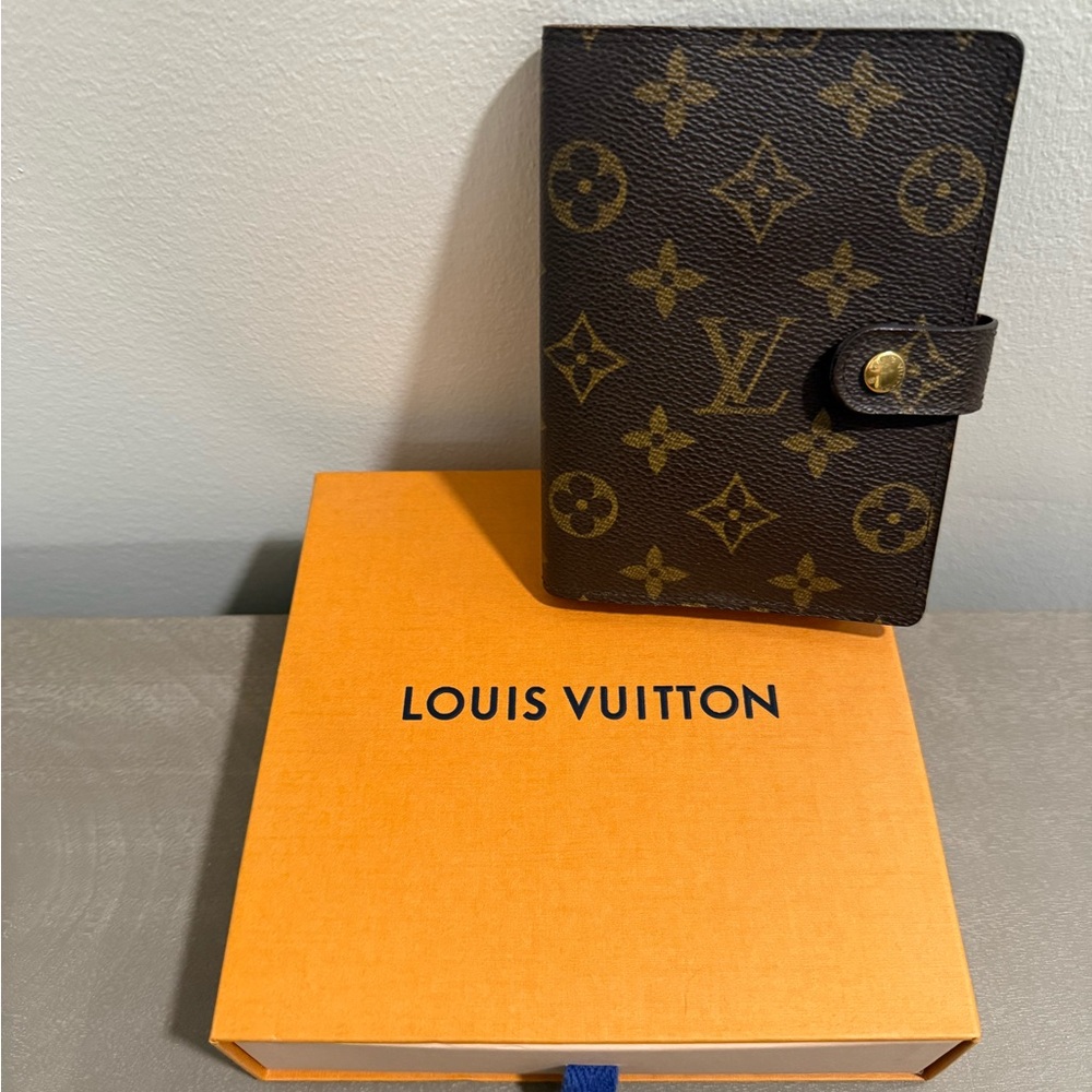 Louis Vuitton Monogram Small Ring Agenda Cover